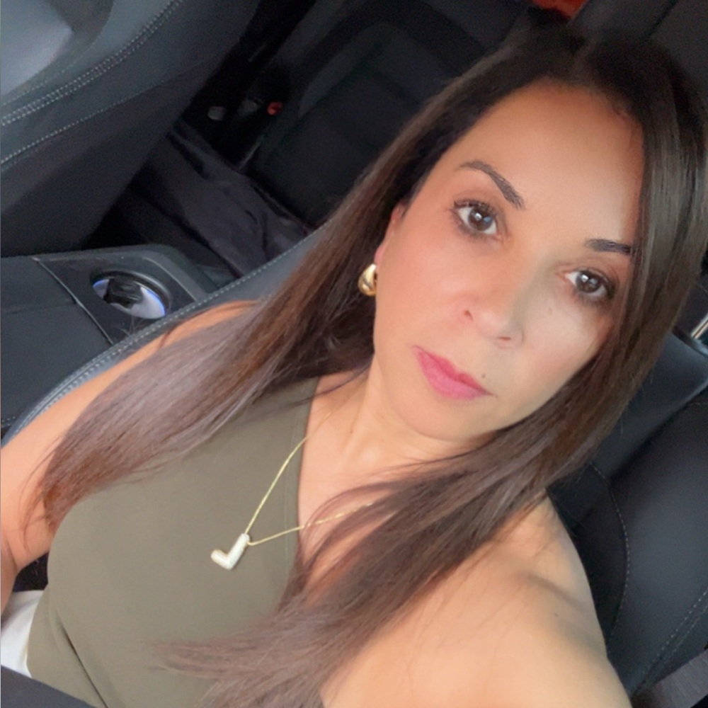 Meet your Posher, Leslie